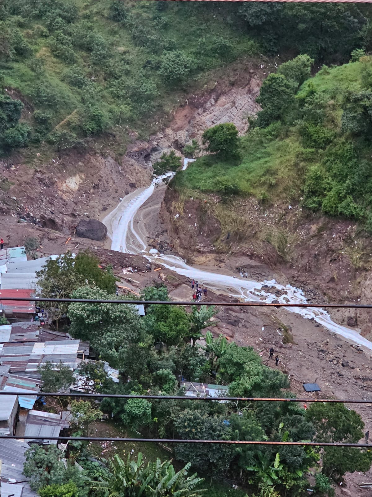 Conred mantiene acciones de respuesta por personas desaparecidas bajo el puente El Naranjo