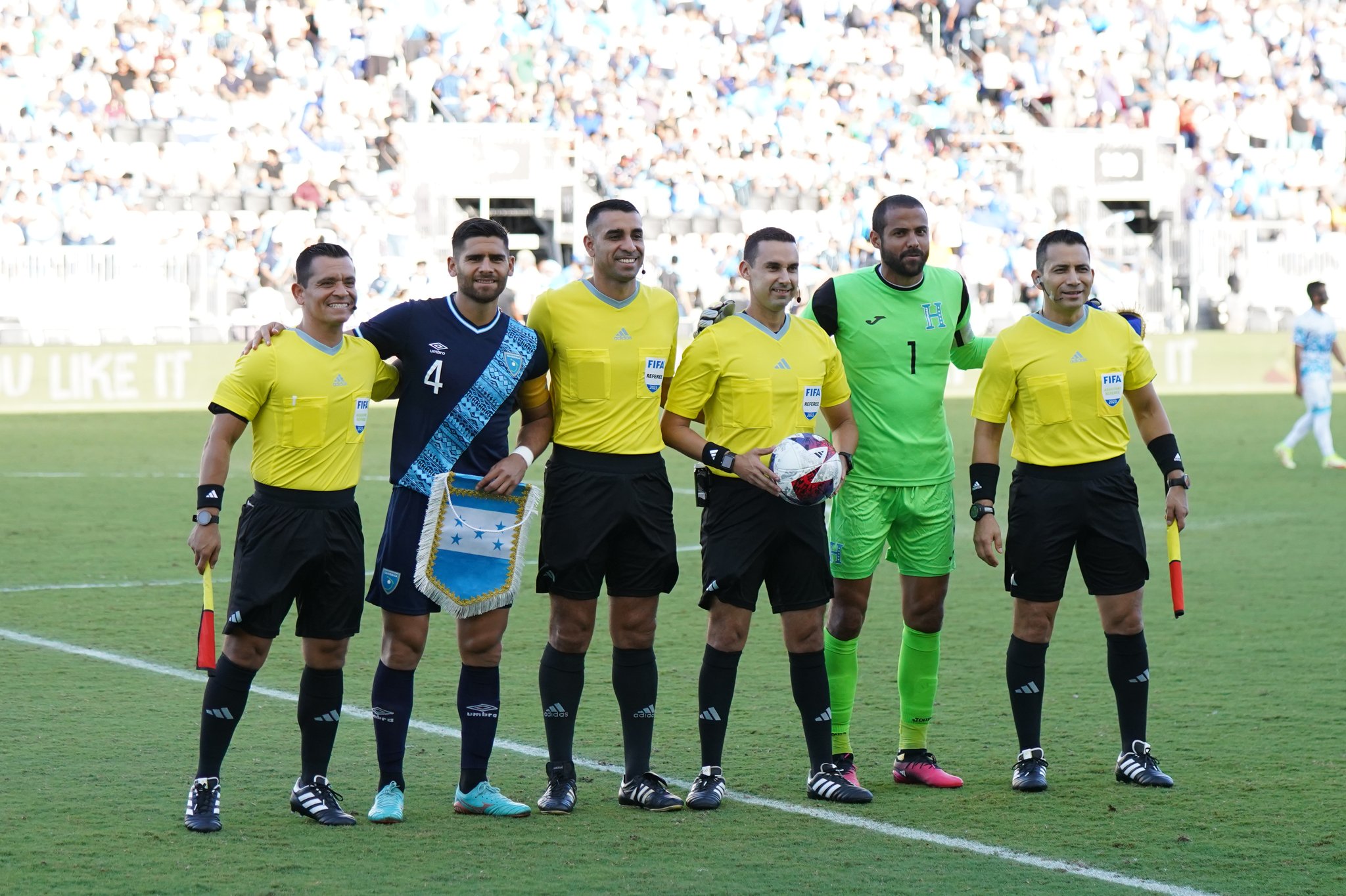 Guatemala y Honduras protagonizan un frío empate