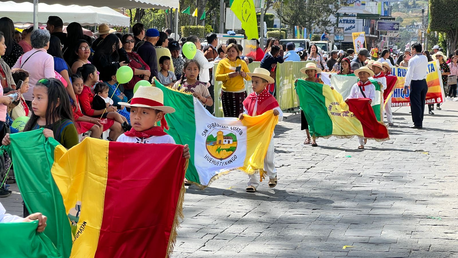 Huehuetecos celebran 202 años de independencia patria