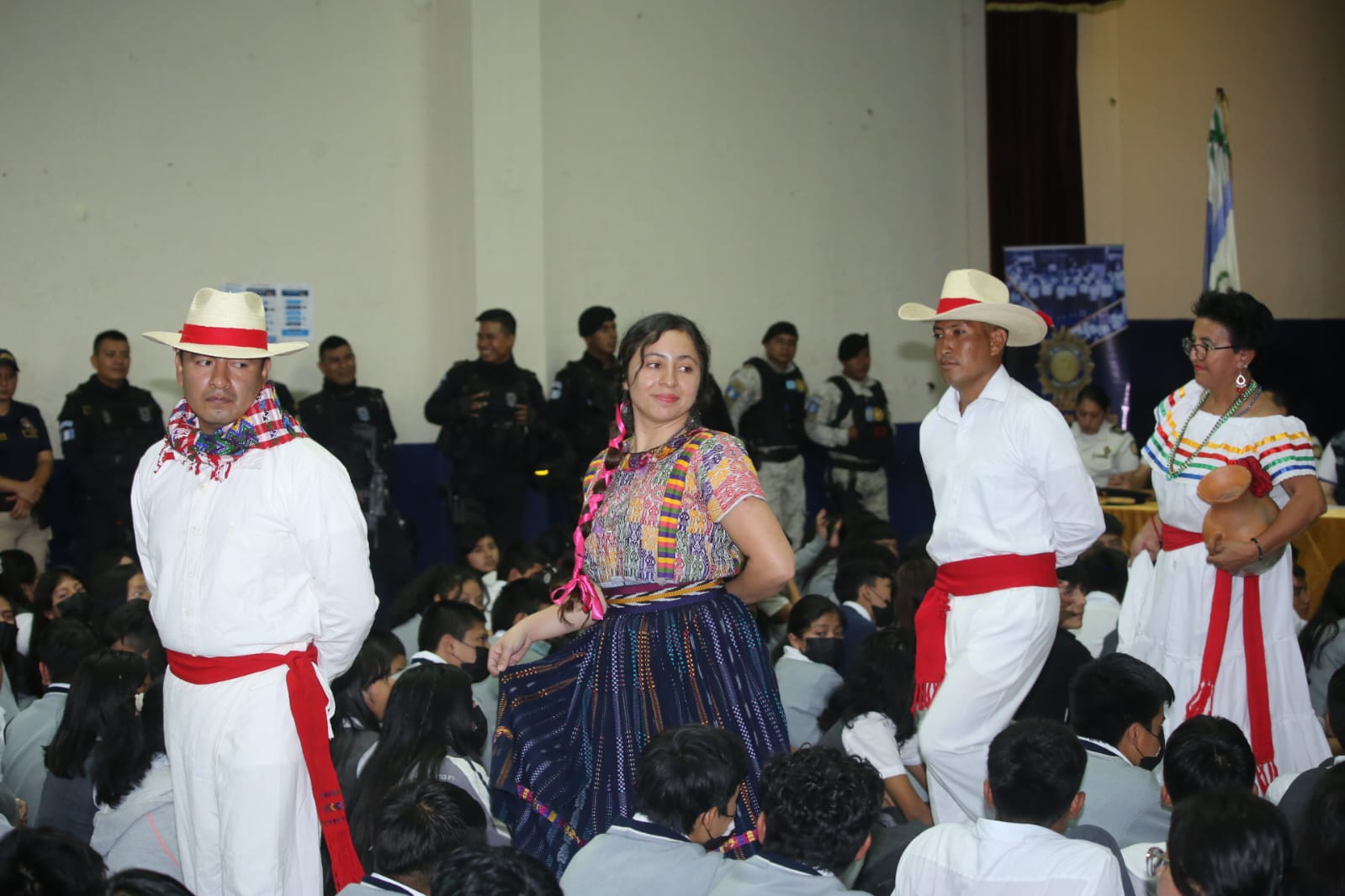 PNC continúa fortaleciendo el programa Un Día con mi Comunidad Educativa