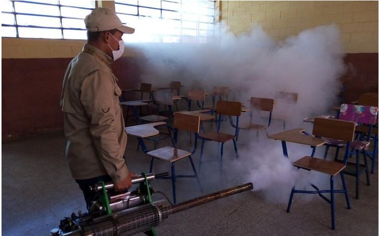 Intensifican la deschatarrización y fumigación en San José Pinula y Chinautla