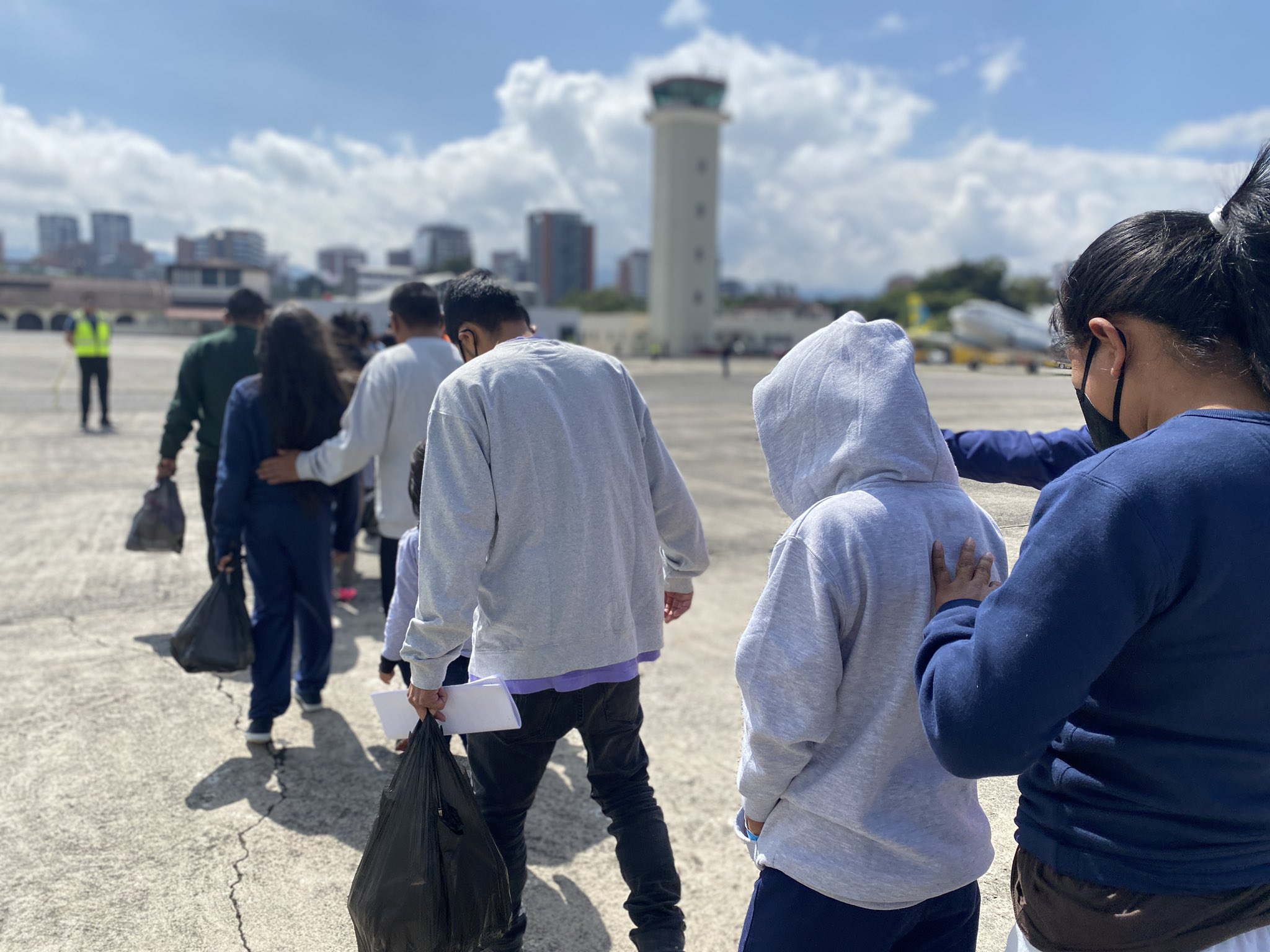 Más de mil 200 guatemaltecos fueron retornados al país
