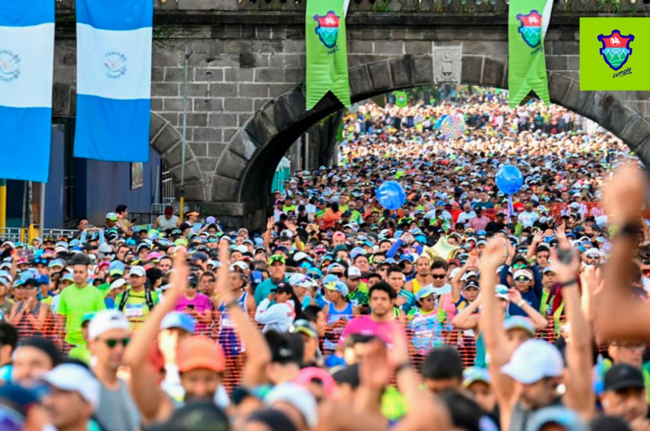 Miles de ciudadanos participan en la 21K de la Ciudad de Guatemala