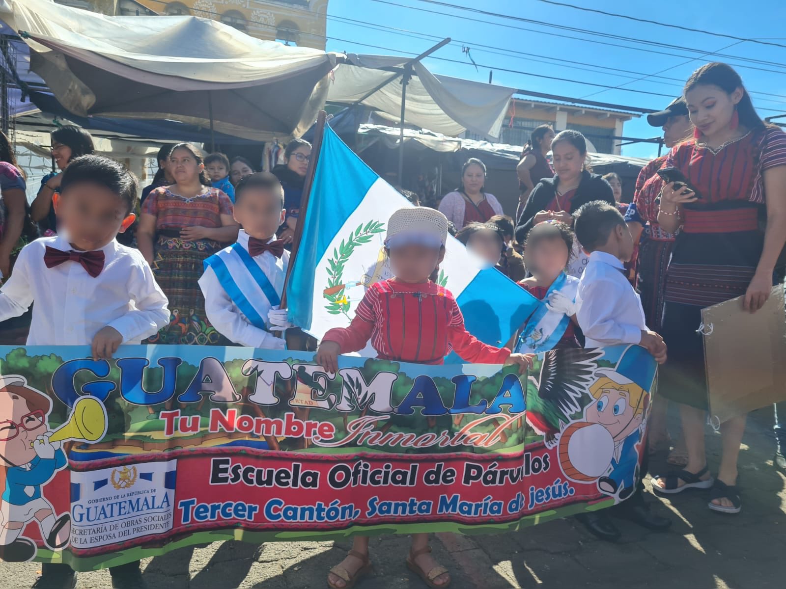Niños de Santa María de Jesús, Sacatepéquez.