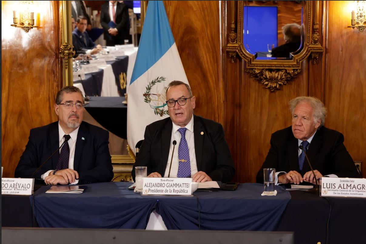 Secretario de la OEA destaca voluntad política para el proceso de transición en Guatemala