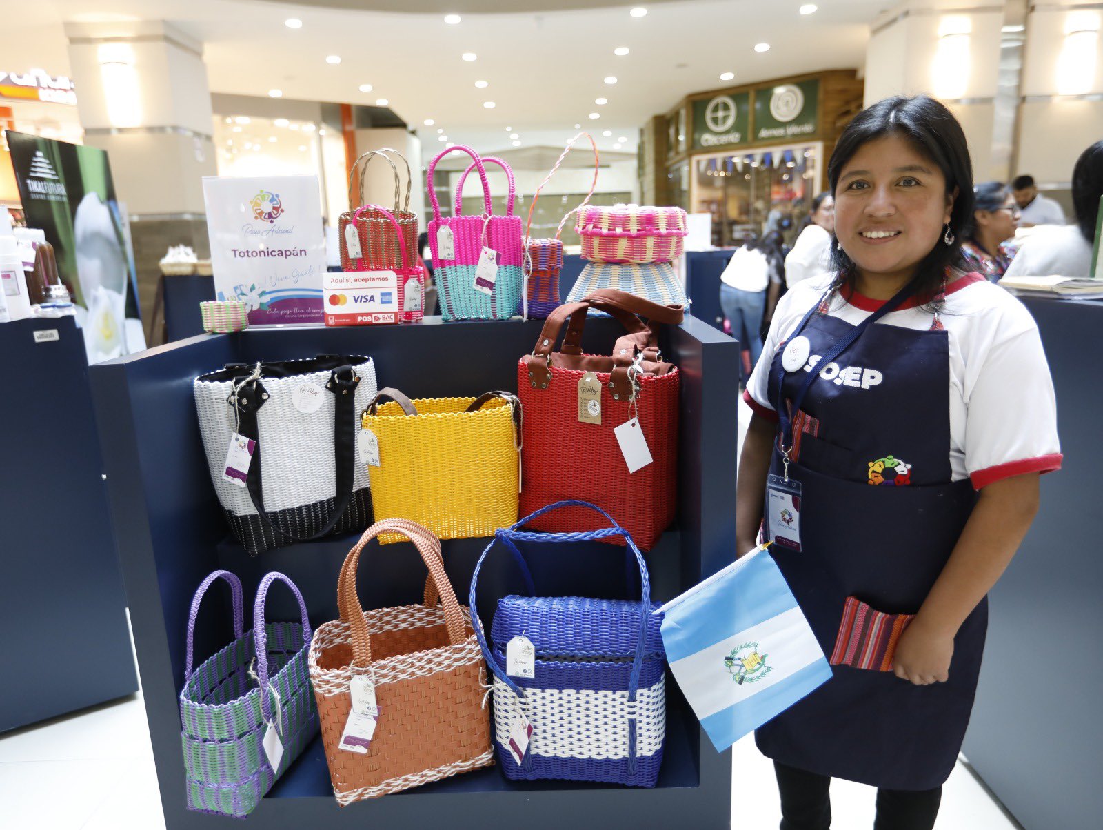 SOSEP realiza Feria Paseo Artesanal en Tikal Futura