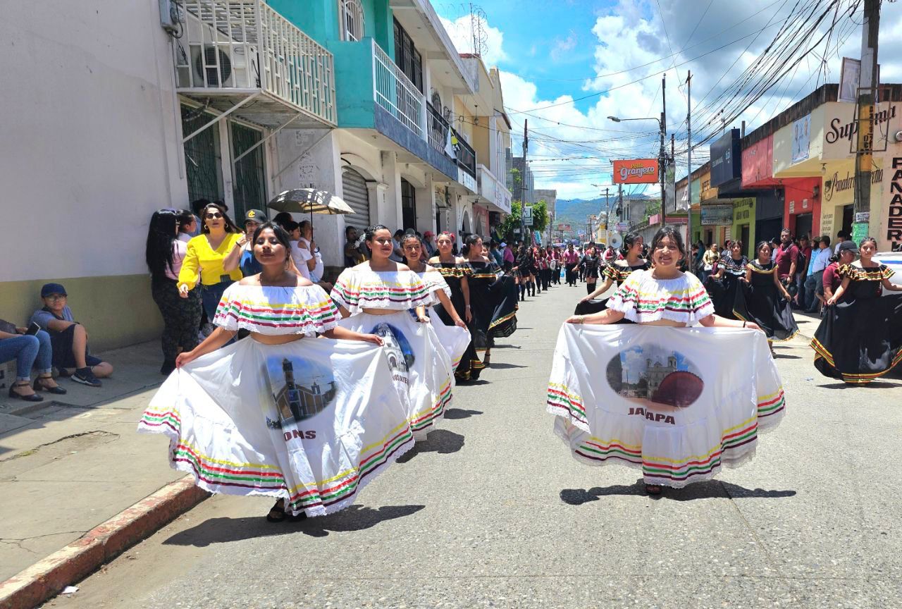 Jalapa inicia feria titular con un mensaje de unidad y trabajo