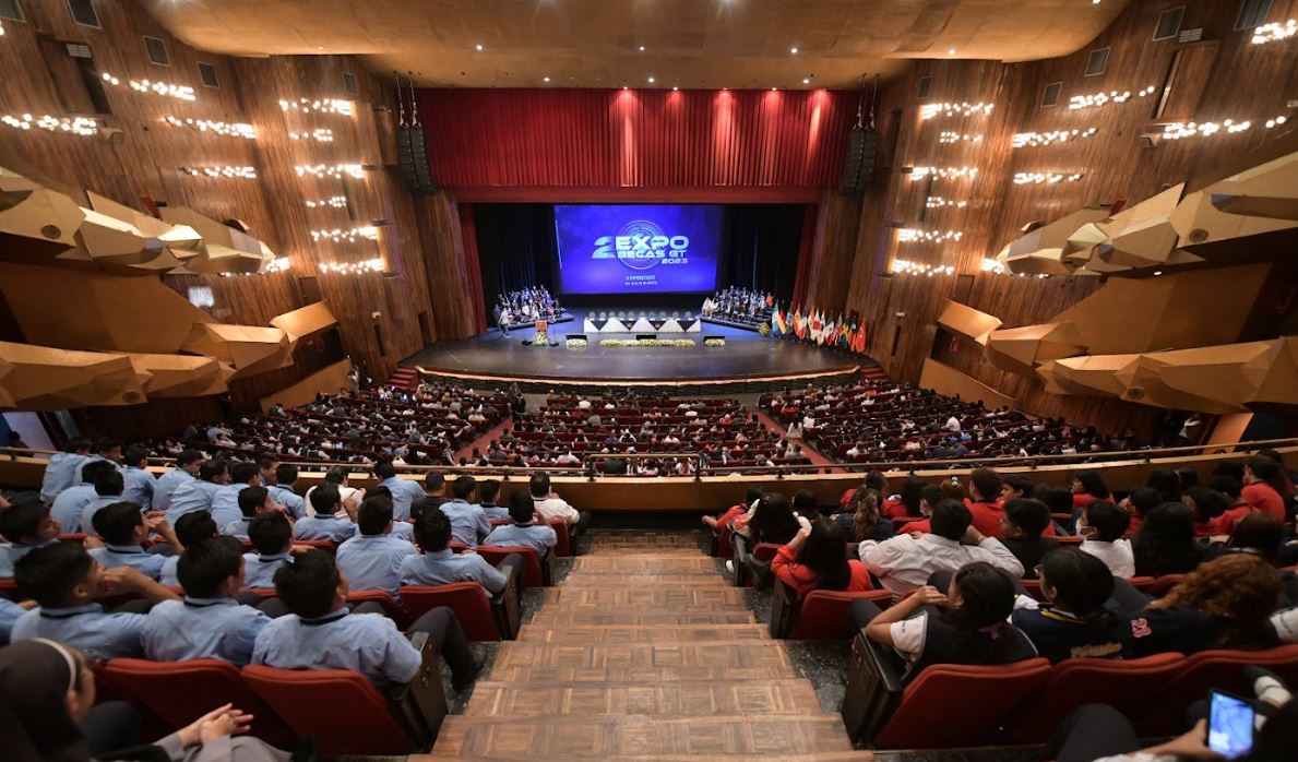Segunda Expo Becas puso a disposición 600 oportunidades