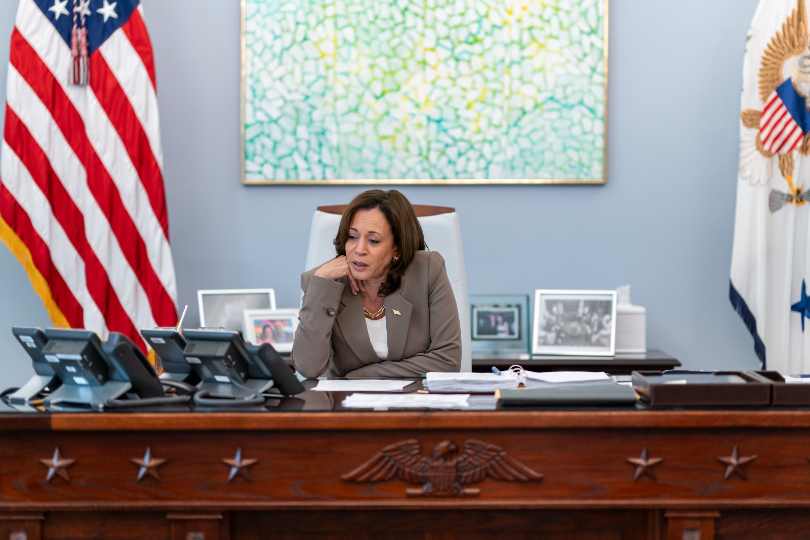La vicepresidente de Estados Unidos, Kamala Harris, conversó con autoridades electas. /Foto: Vice President Kamala Harris