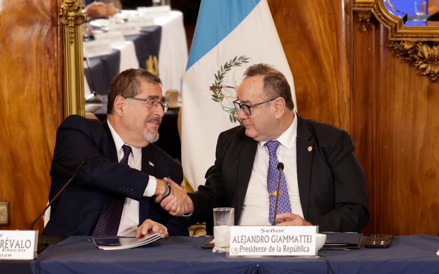 Presidente promueve un proceso de transición ordenado, eficiente y transparente.