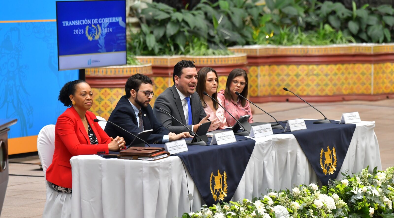 En conferencia de prensa la Comisión de Transición destacó el compromiso con un proceso transparente. /Foto: Carlos Jacinto