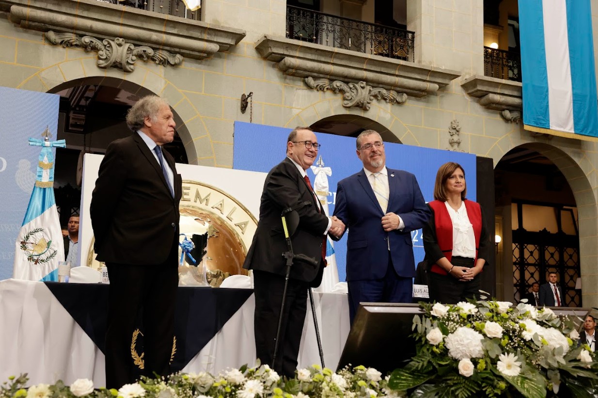 Mandatario refirió que las autoridades electas deben analizar los programas. / Foto: SCSP.
