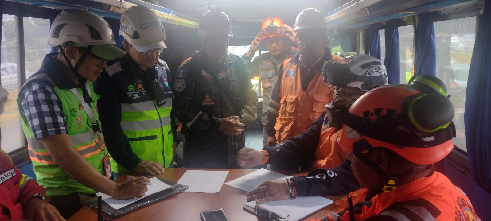 Puesto de comando ante el desbordamiento del río Naranjo. /Foto: Conred