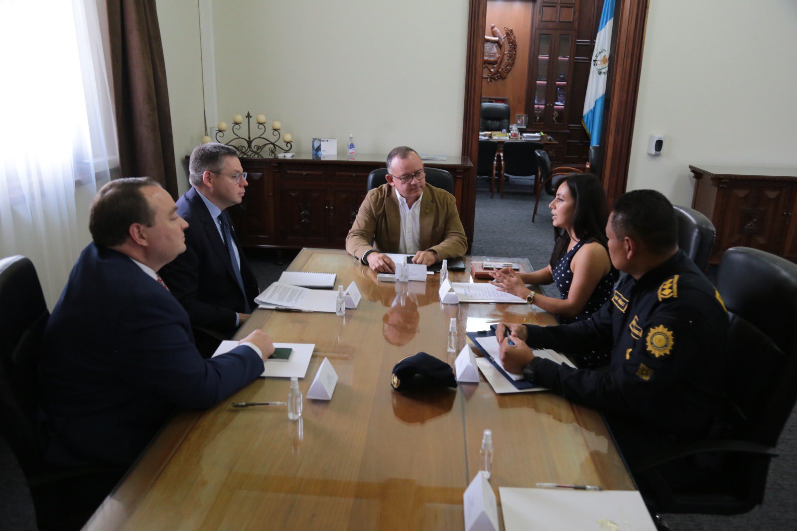 Gobierno reitera compromiso de lucha contra el tráfico de sustancias ilícitas