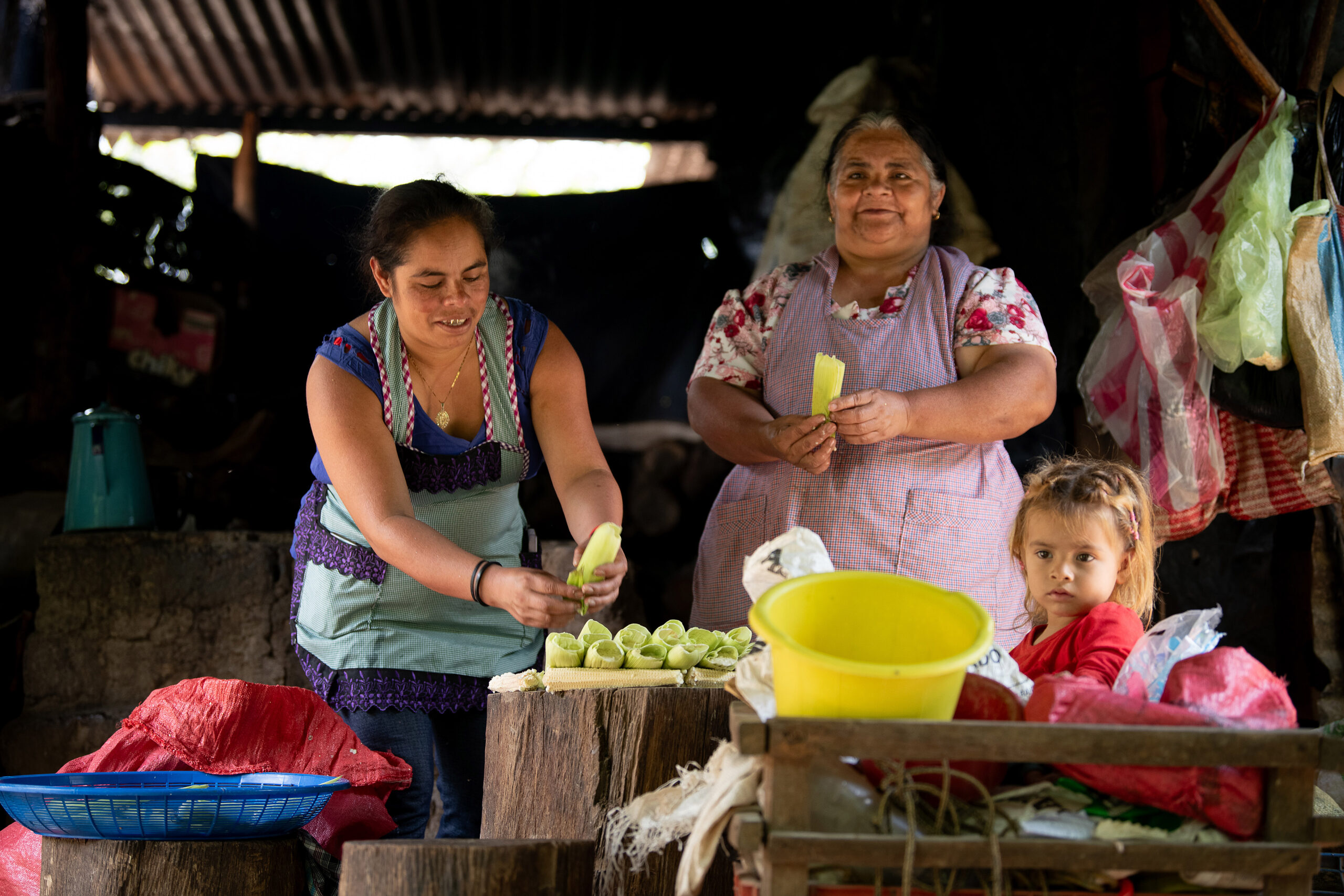 Elvia Cuca: “Ahora cuido mejor de mis hijos, de su educación y alimentación”
