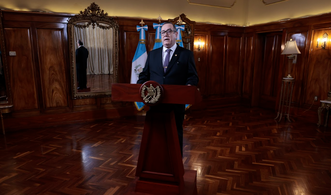 El presidente Giammattei denunció la ocupación ilegal del acueducto Xayá Pixcayá. / Foto: Noé Pérez.