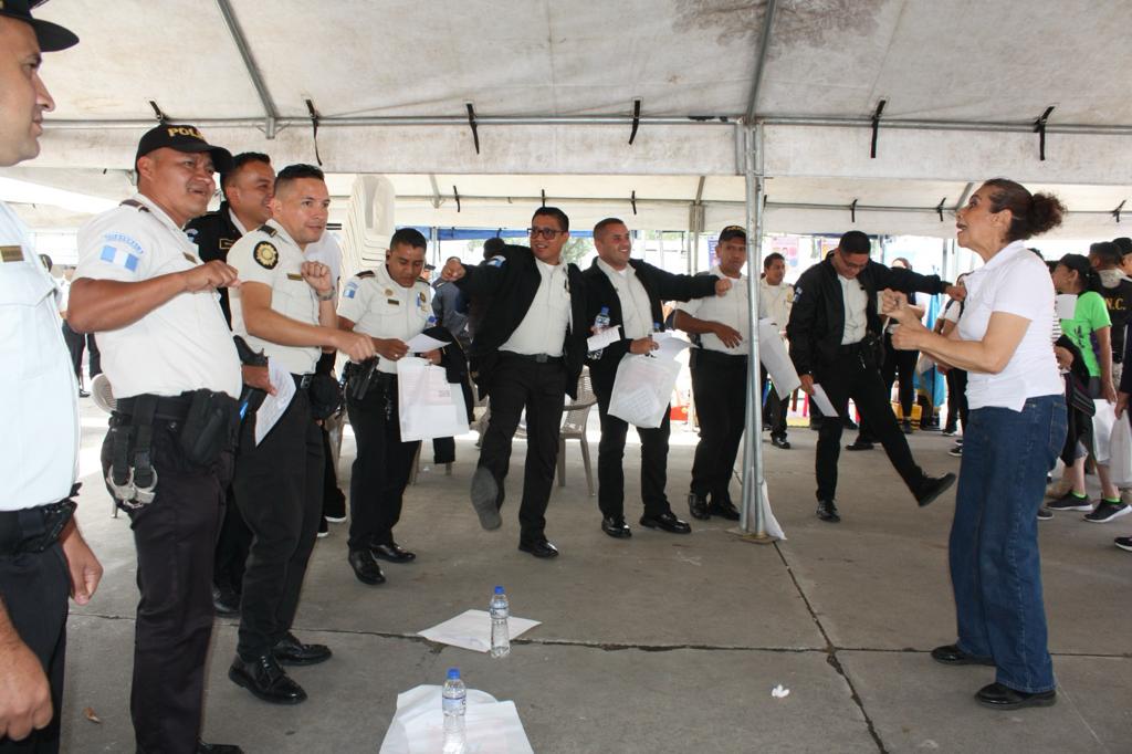 Unidad de Psicología Policial promueve talleres para mejorar la salud mental de agentes de la PNC