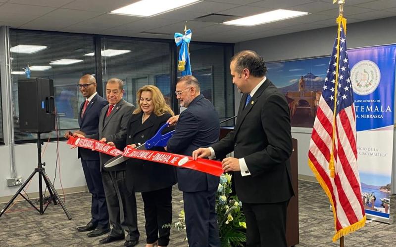 El Gobierno abre nuevos consulados en Estados Unidos