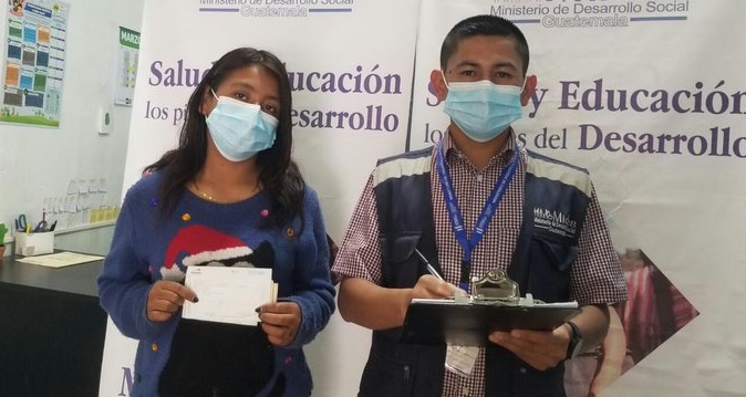 Cerca de 2 mil 500 jóvenes han sido beneficiados con beca de educación media