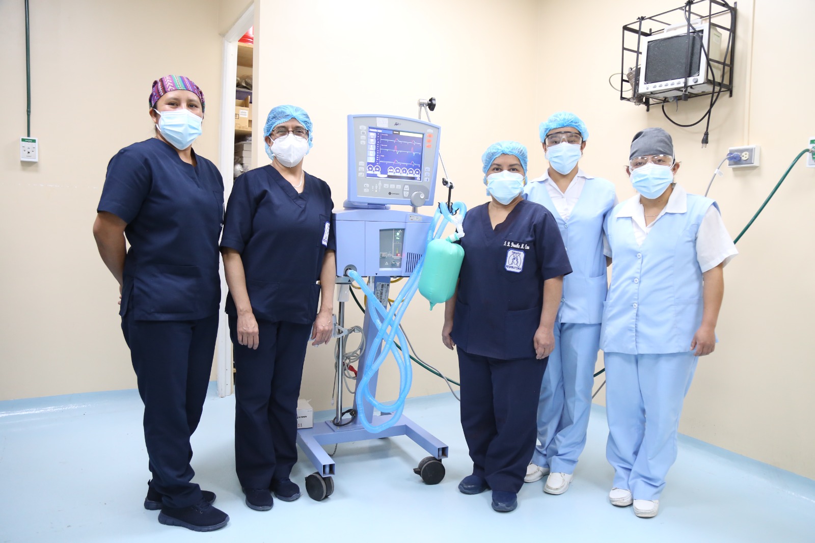 Equipo de la Unidad de Terapia Respiratoria del Hospital Regional de Occidente. / Foto: MSPAS.