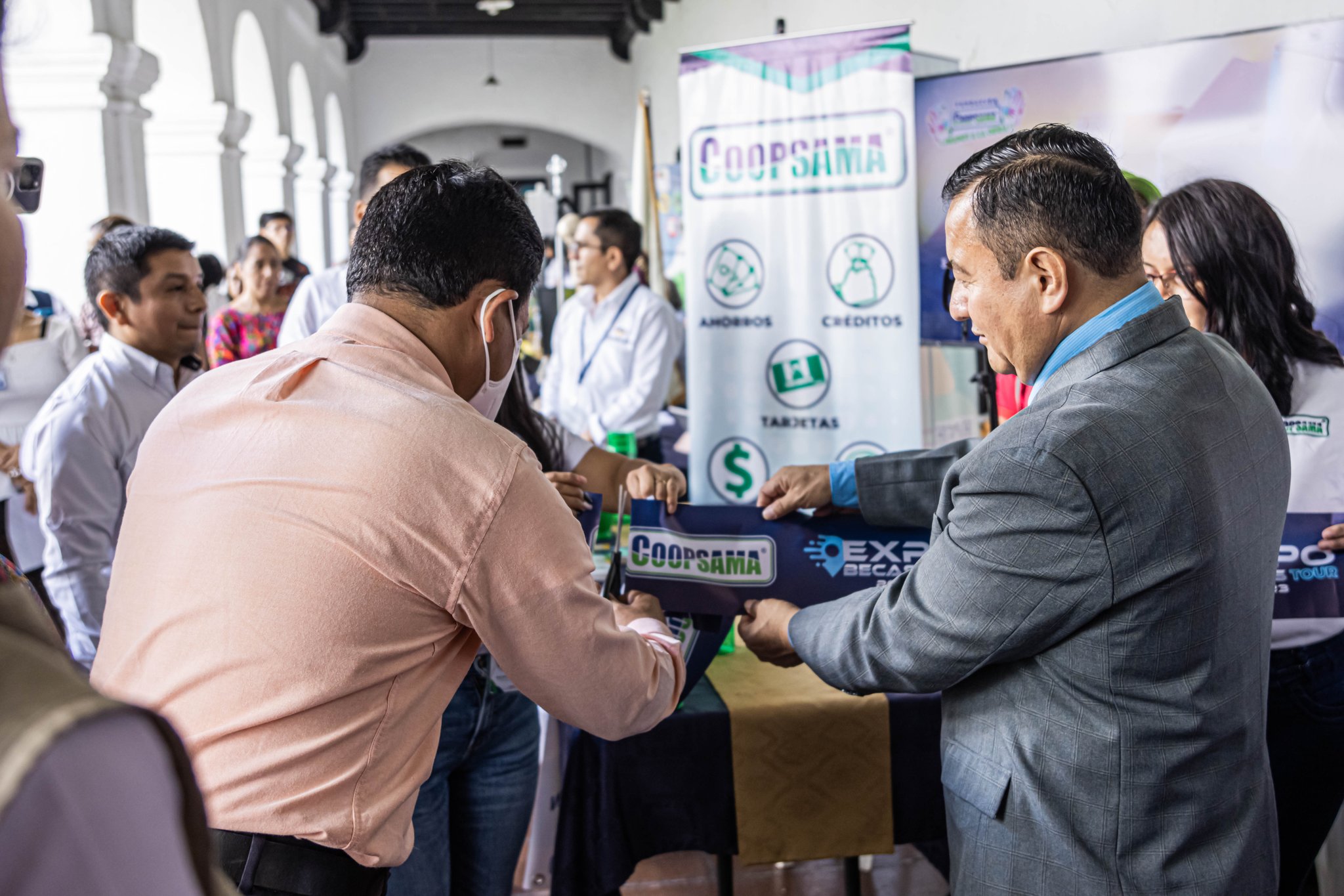 Más de 800 jóvenes participan en la Expo Becas Tour 2023 en Alta Verapaz