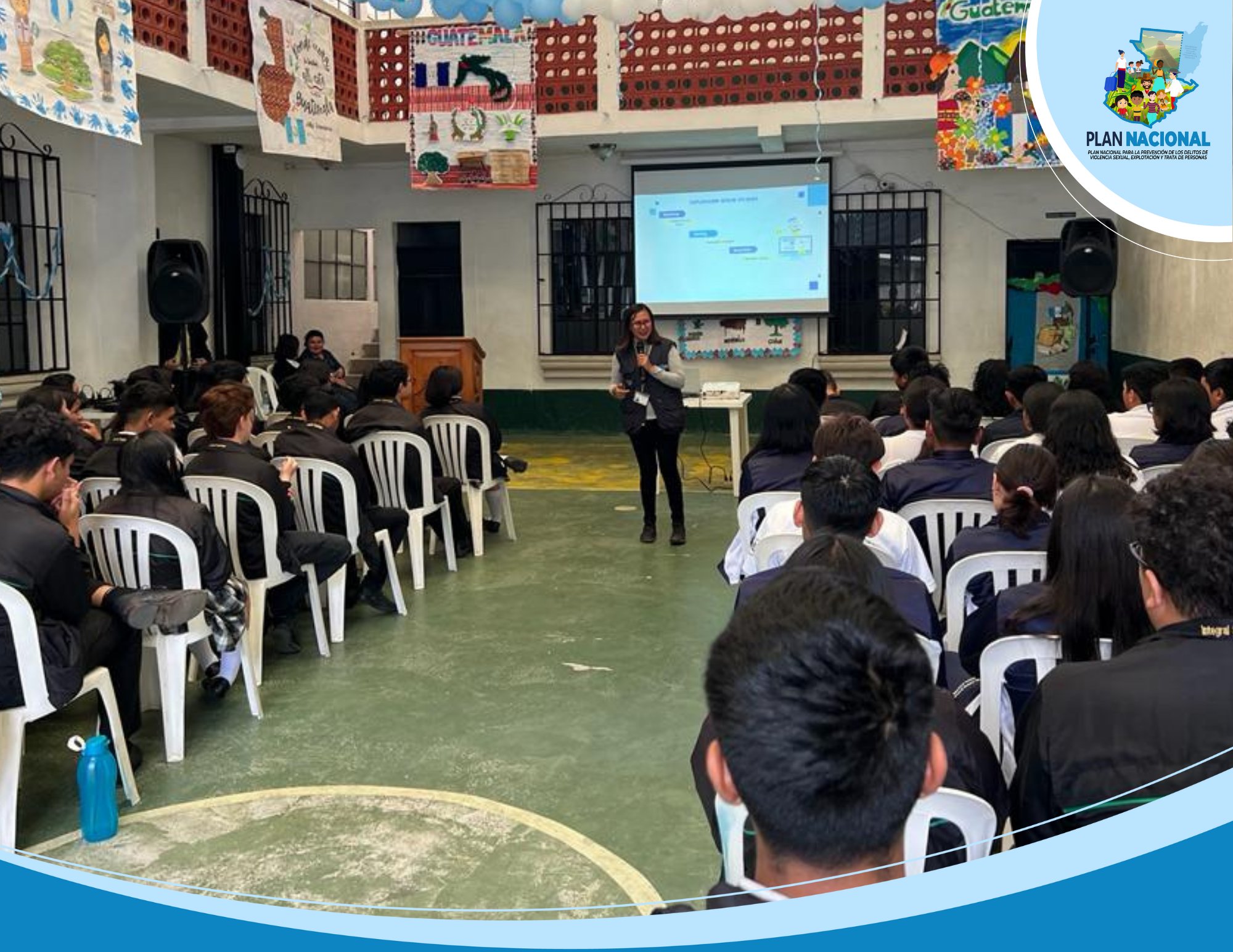 Se llevó a cabo actividad formativa dirigido a estudiantes de básico y diversificado / Foto SVET.
