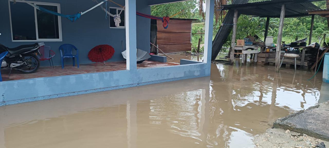 Inundación afecta a la población de Nuevas Delicias en Petén