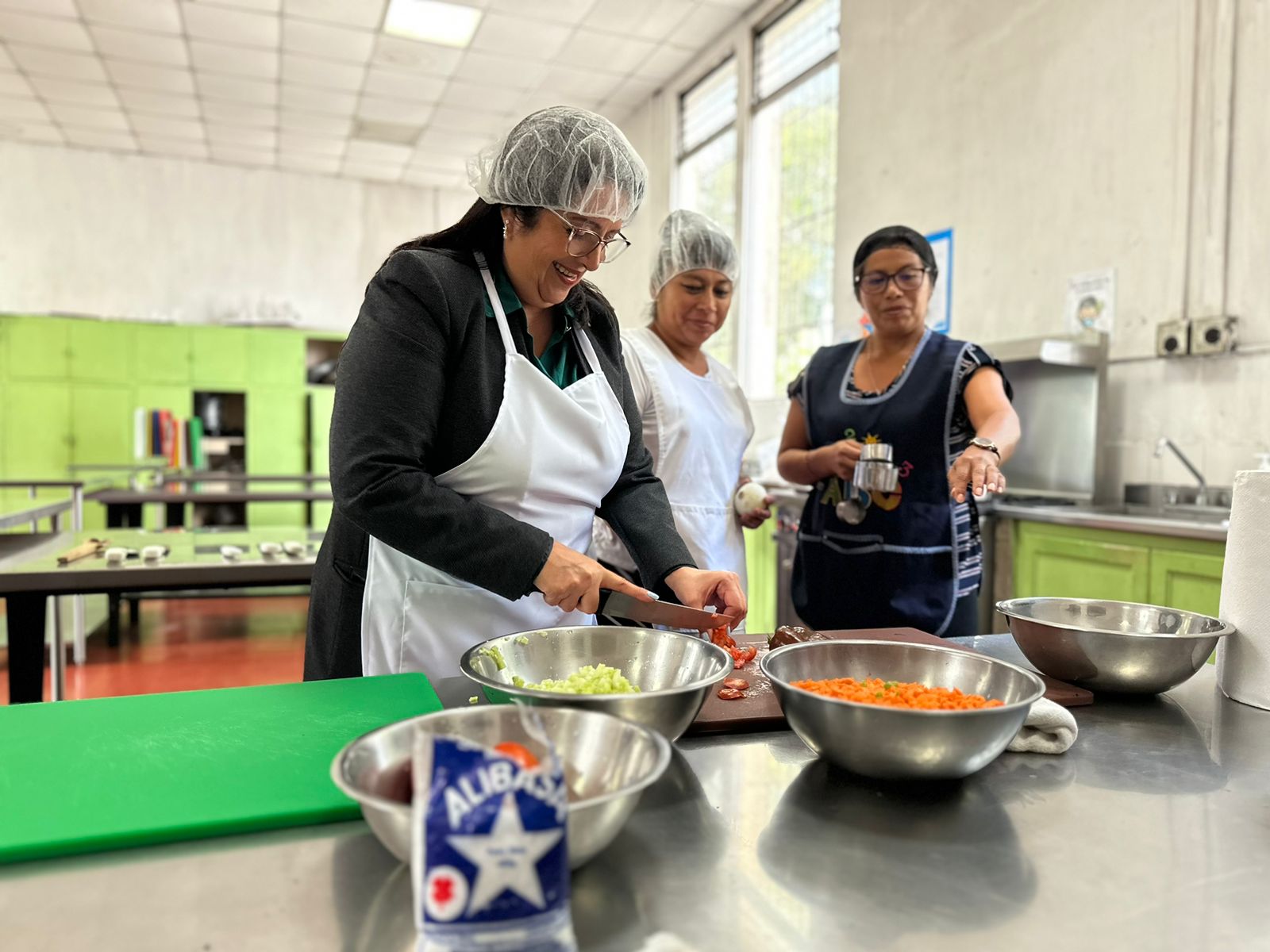 La ministra Claudia Ruiz participó en la validación de menús escolares. /Foto: Mineduc