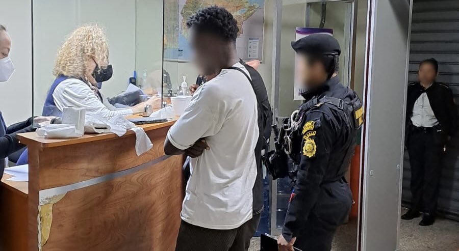 Localizan a 18 personas de Haiti que transitaban de manera irregular.