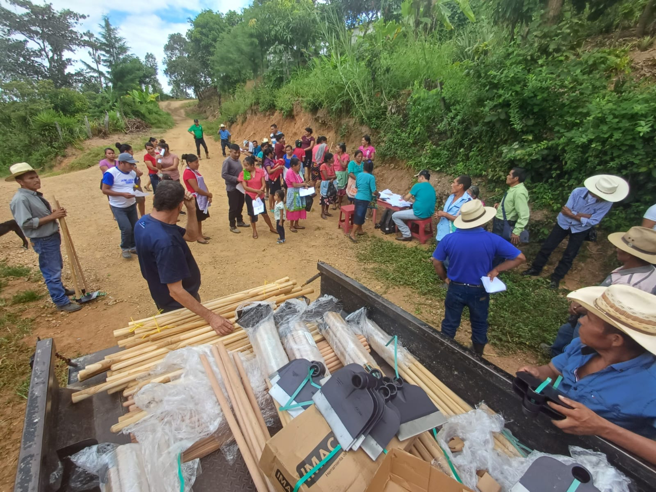 El MAGA impulsa la agricultura con entrega de herramientas en Jalapa