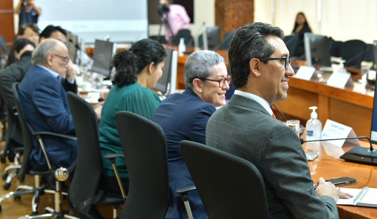 Ministerio de Finanzas efectúa reunión sectorial con representantes del binomio electo