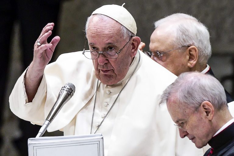 El papa pide liberar a los rehenes israelíes y abrir corredores humanitarios en Gaza