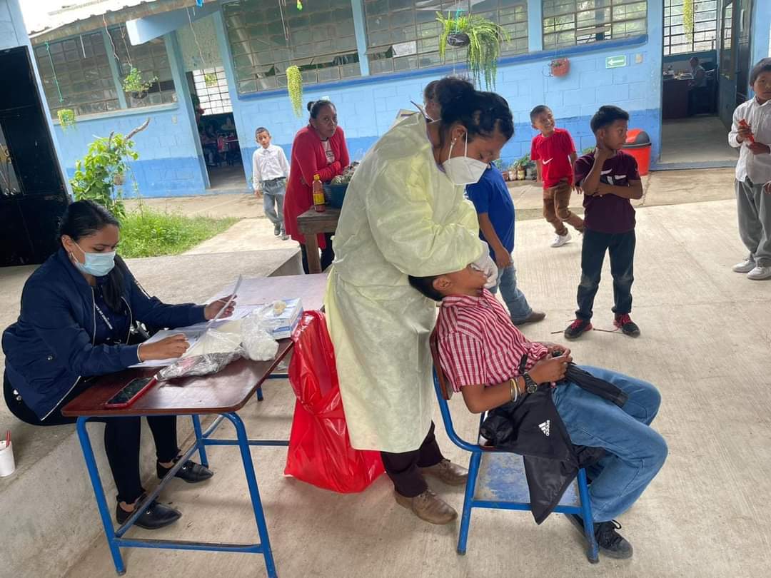Salubristas velan por la salud dental de estudiantes jalapanecos