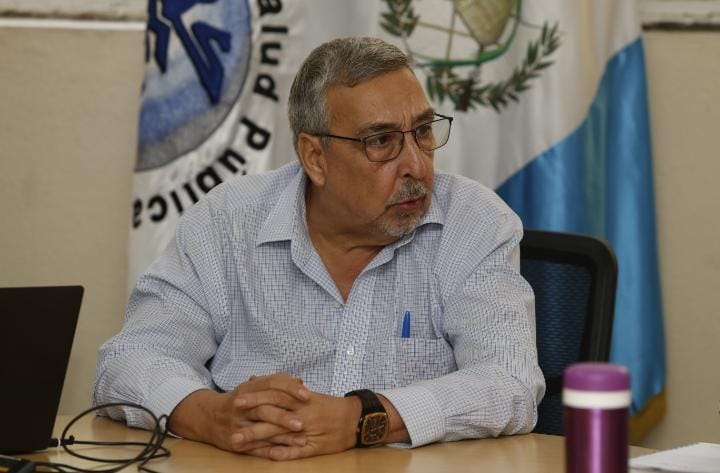 Ministro de Salud evalúa la situación de servicios en Guatemala