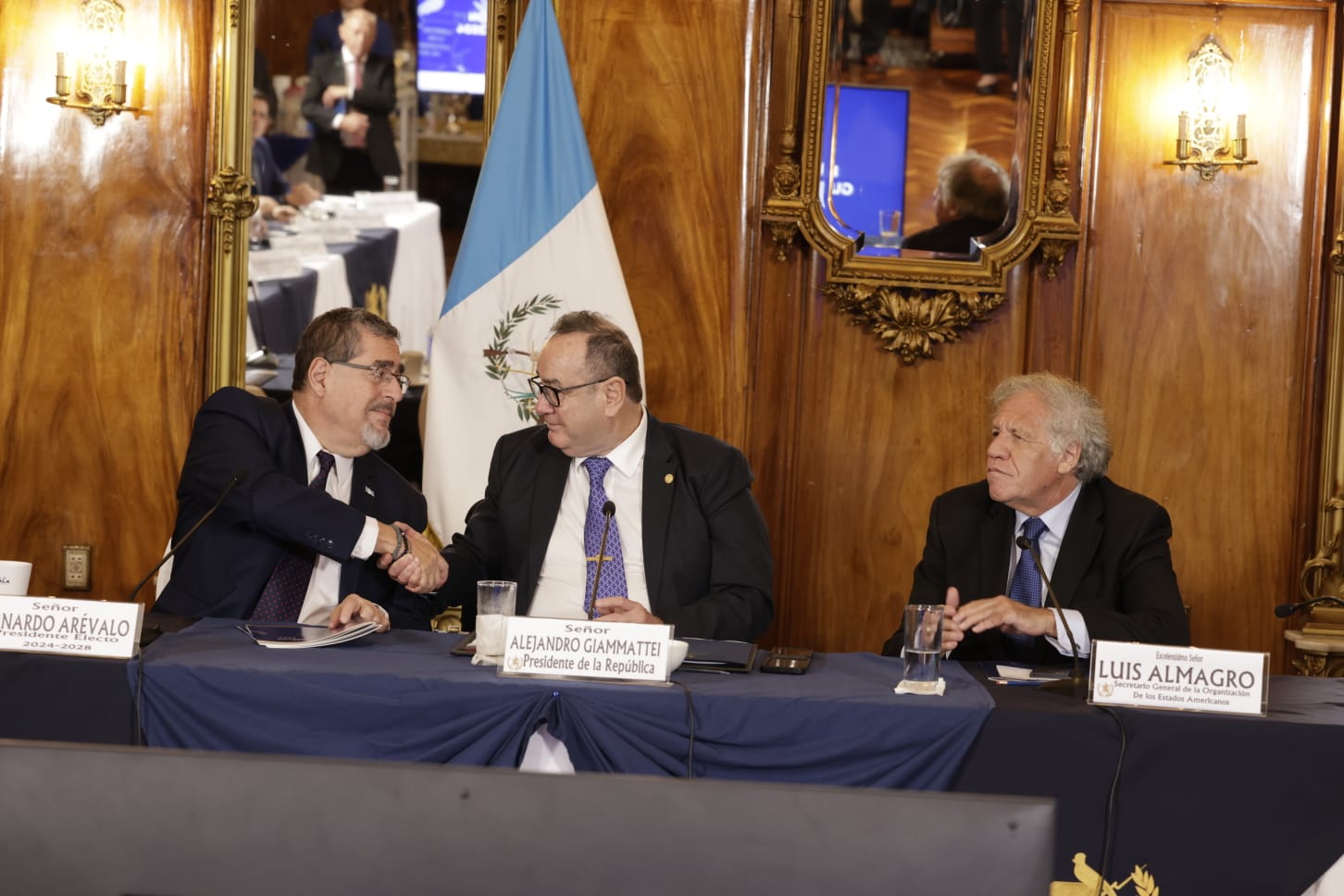 Presidente reiterá como un hito histórico el proceso de transición