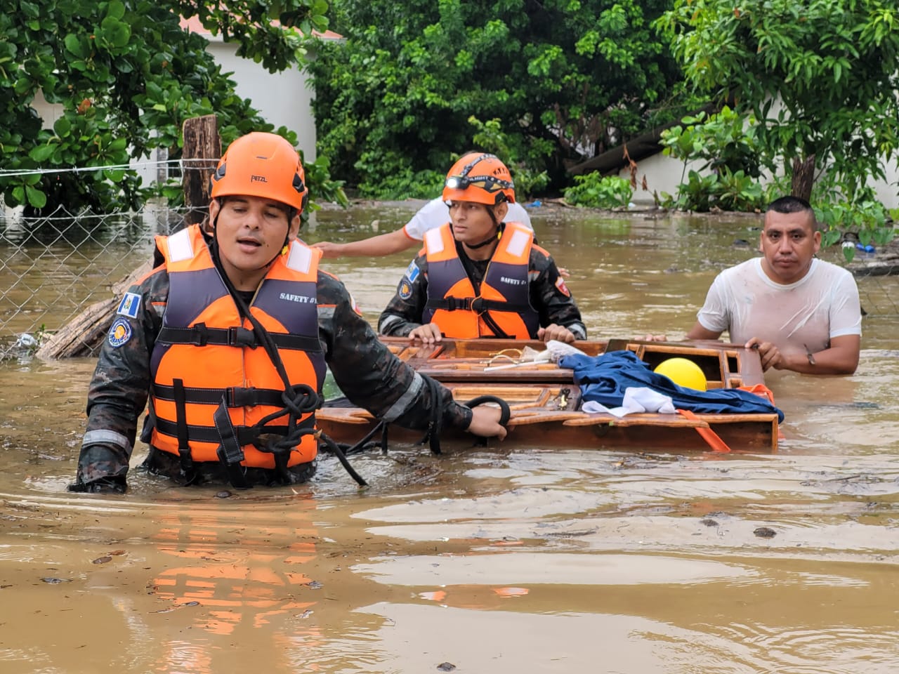 El Ejército de Guatemala mantiene acciones a través de fuerzas de Tierra, Aire y Mar