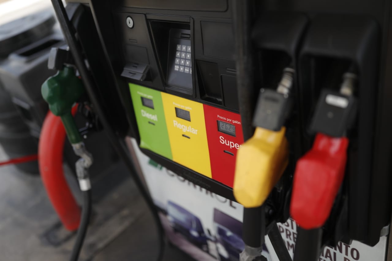 Combustibles presentaron una baja en el precio de esta semana. /Foto: DCA
