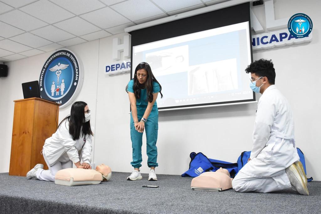 Brindan capacitaciones de RCP a personal médico del Hospital Departamental de Totonicapán