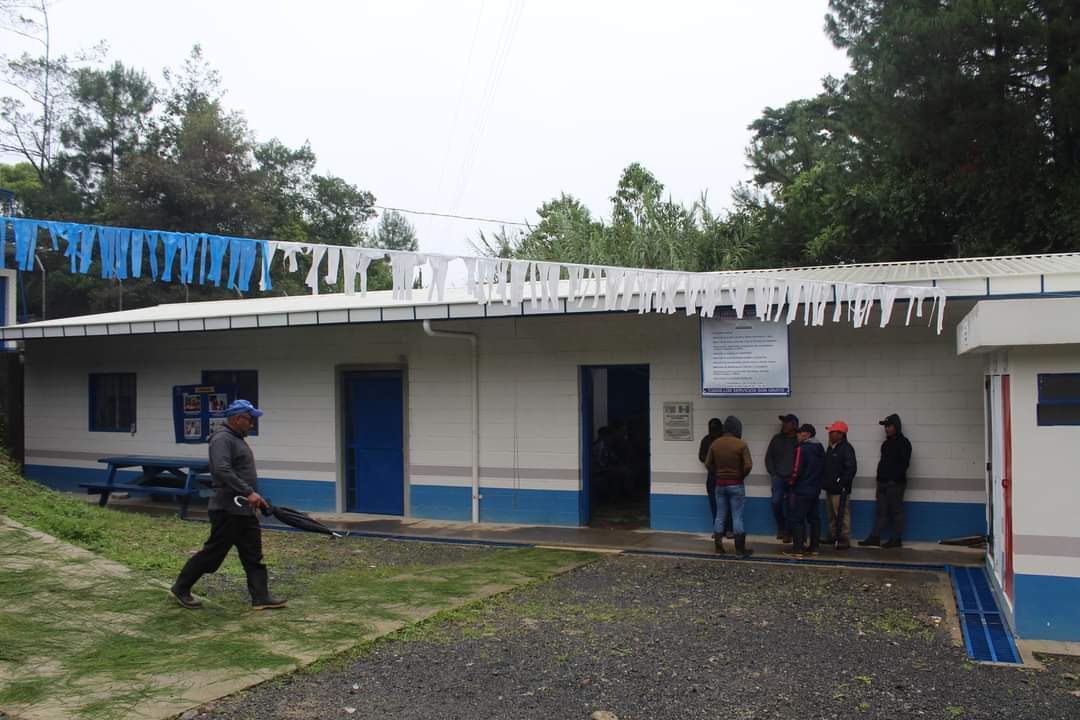 Habilitan remozamiento del puesto de Salud en San Cristóbal Verapaz