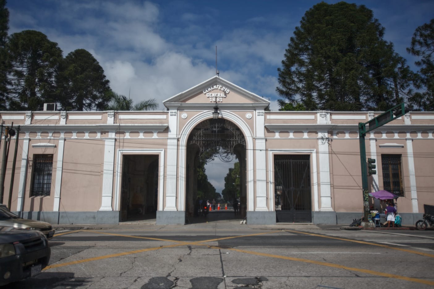 Salud mantiene medidas de prevención en los cementerios