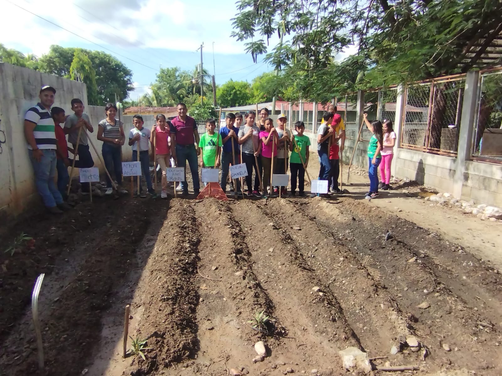 Extensionistas del MAGA cultivan un futuro saludable en Zacapa