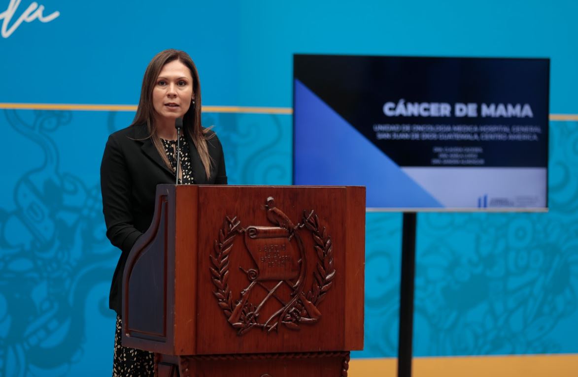 Instan a evaluarse para detectar a tiempo el cáncer de mama