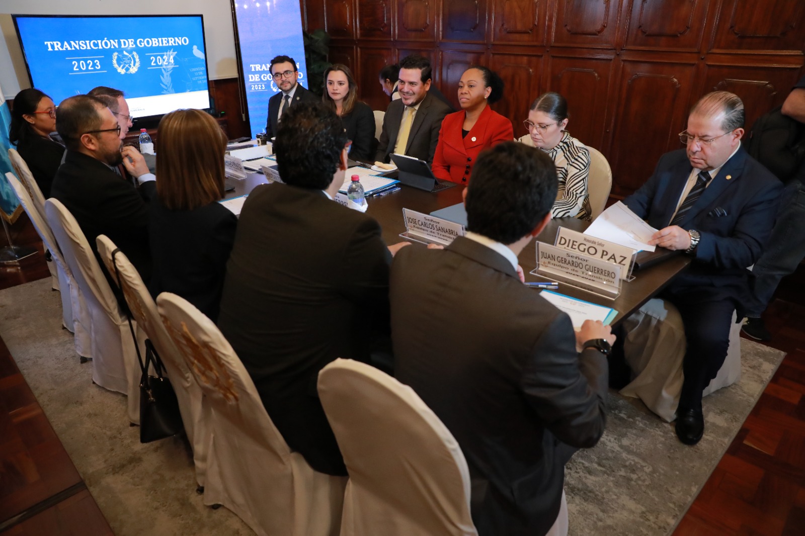 Reunión de reanudación del proceso de transición. /Foto: SCSP