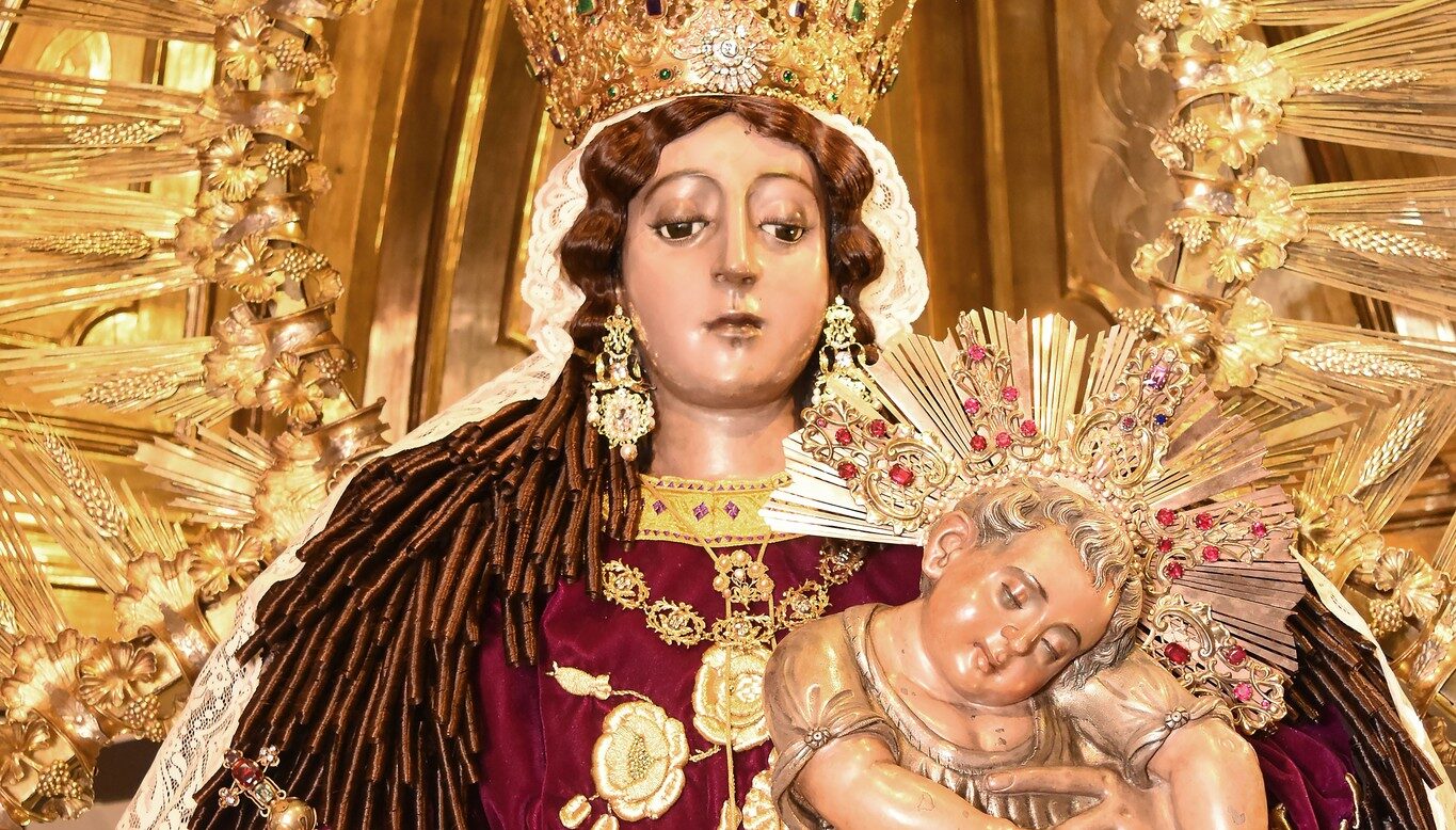 Virgen del Rosario en el altar mayor del Templo de Santo Domingo. /Foto: Templo de Santo Domingo