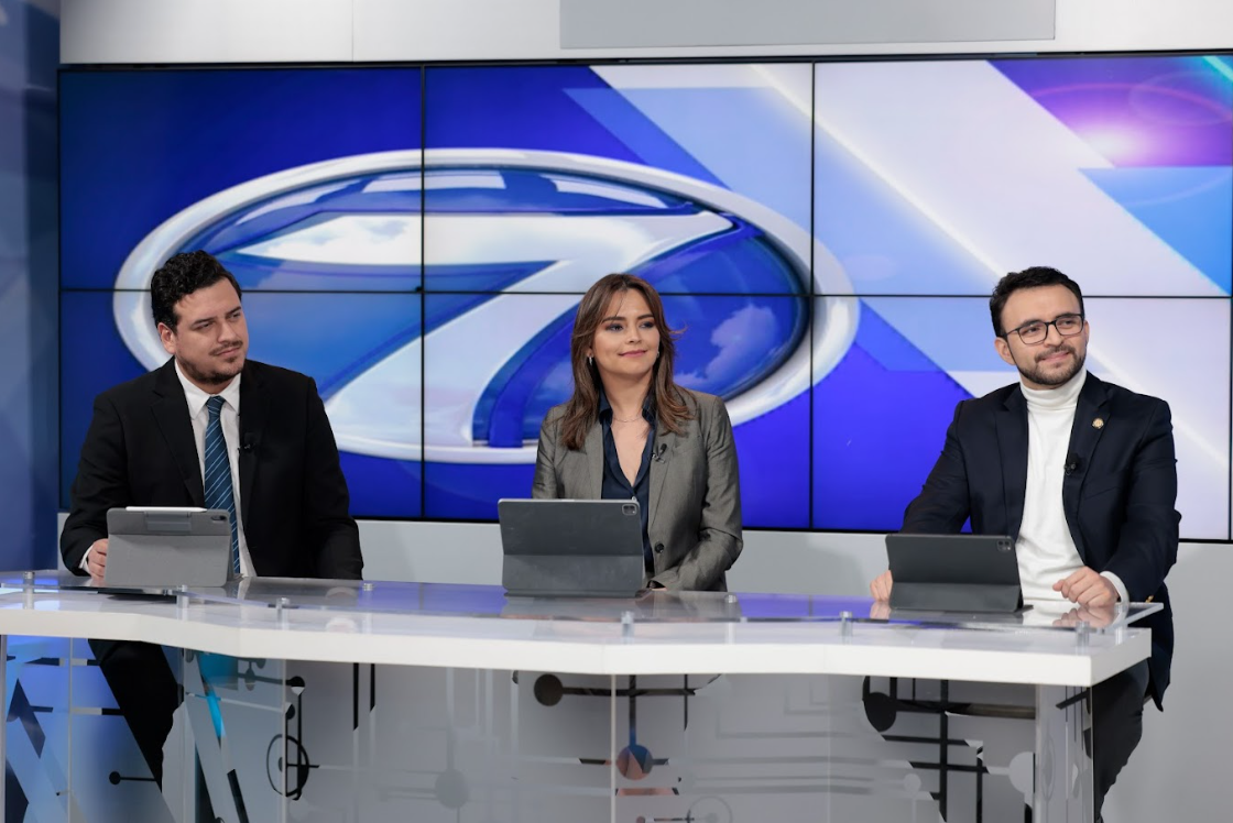 Integrantes de la Comisión de Transición de Gobierno en entrevista. / Foto: Gilber García.