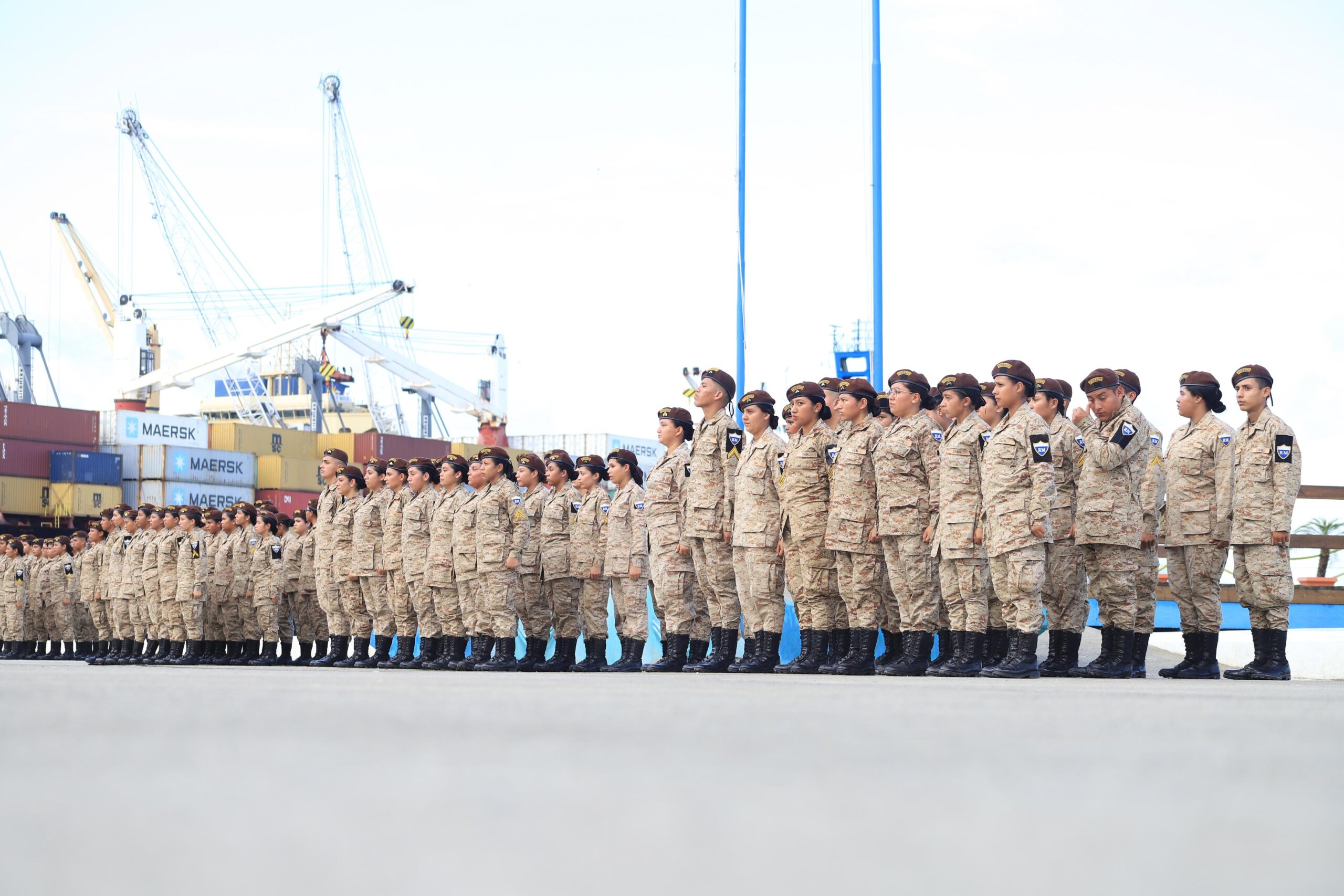Jóvenes culminan capacitación y entrenamiento como parte del servicio cívico militar en Izabal
