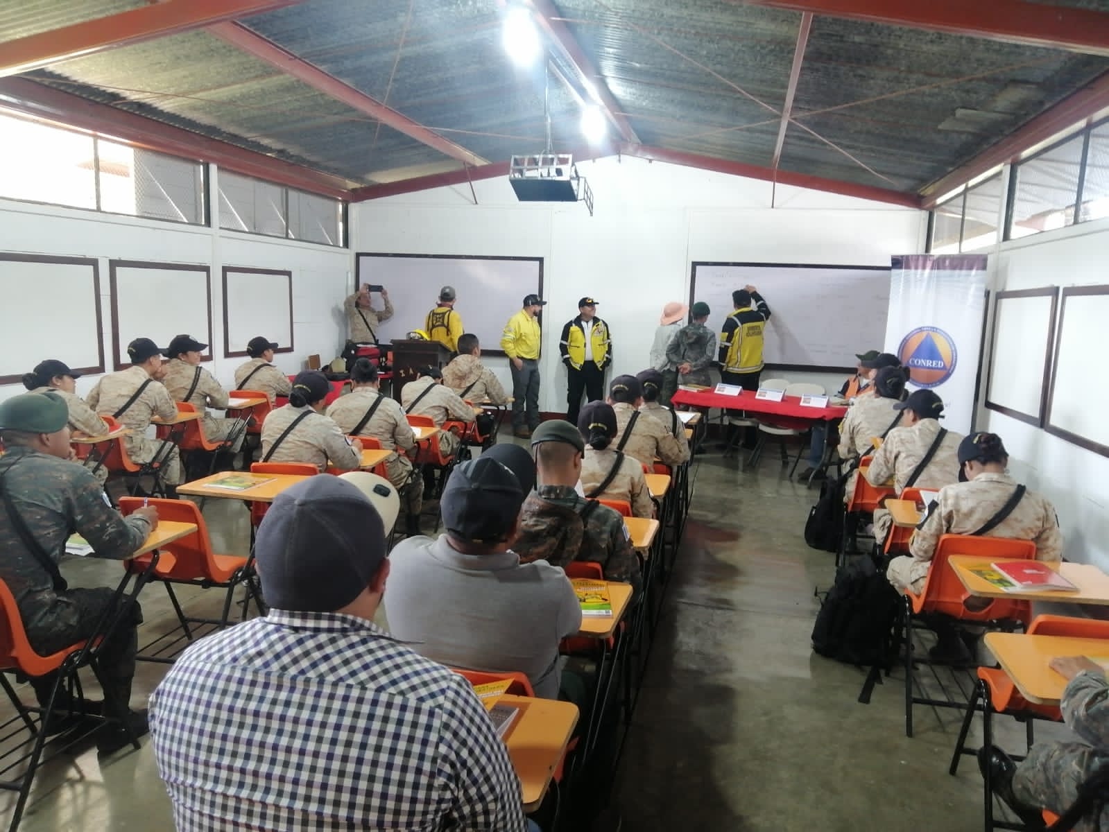 Conred desarrolla taller para combatir incendios forestales en Jalapa