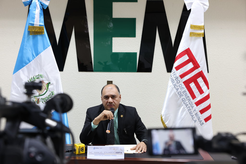 Ministro Manuel Arita informó sobre las reuniones de transición. / Foto: MEM.
