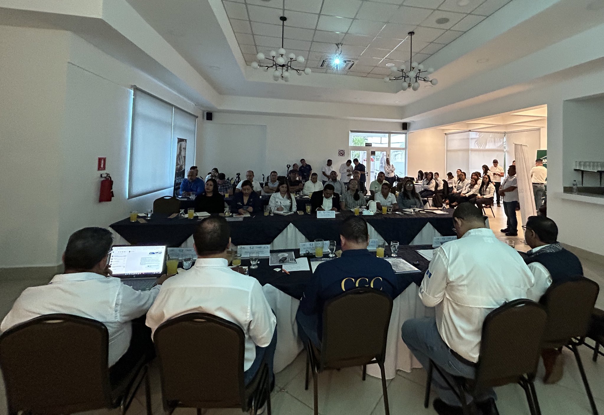 Alcaldes de Izabal participan en diplomado de lineamientos y funciones municipales