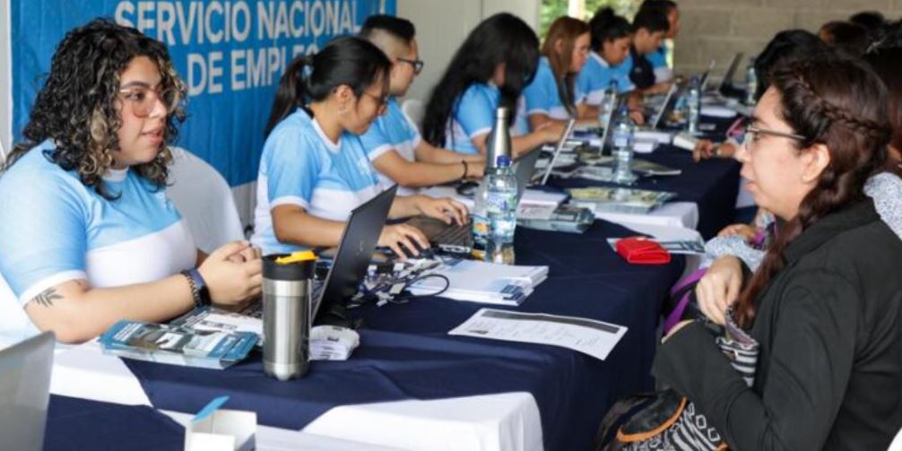Quiosco de empleo en sede de Chimaltenango. // Foto: Archivo.